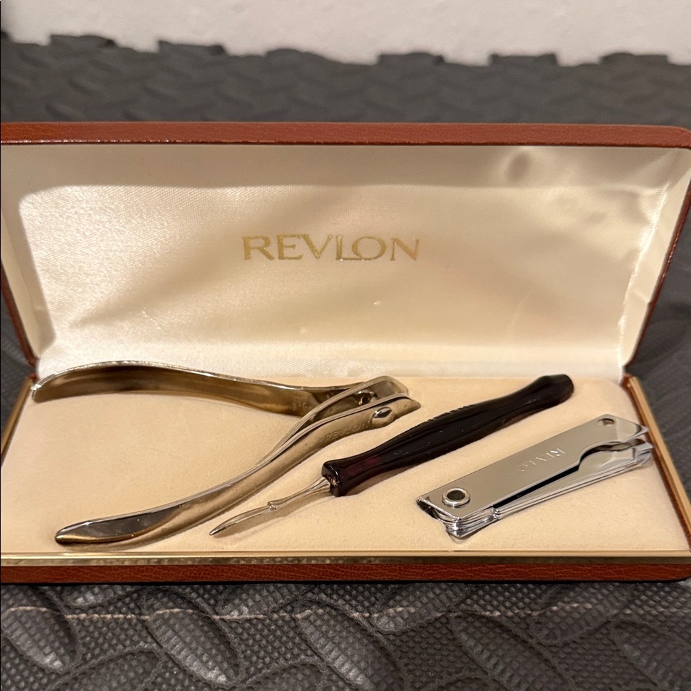 Revlon Silver and Brown Grooming Tool Set